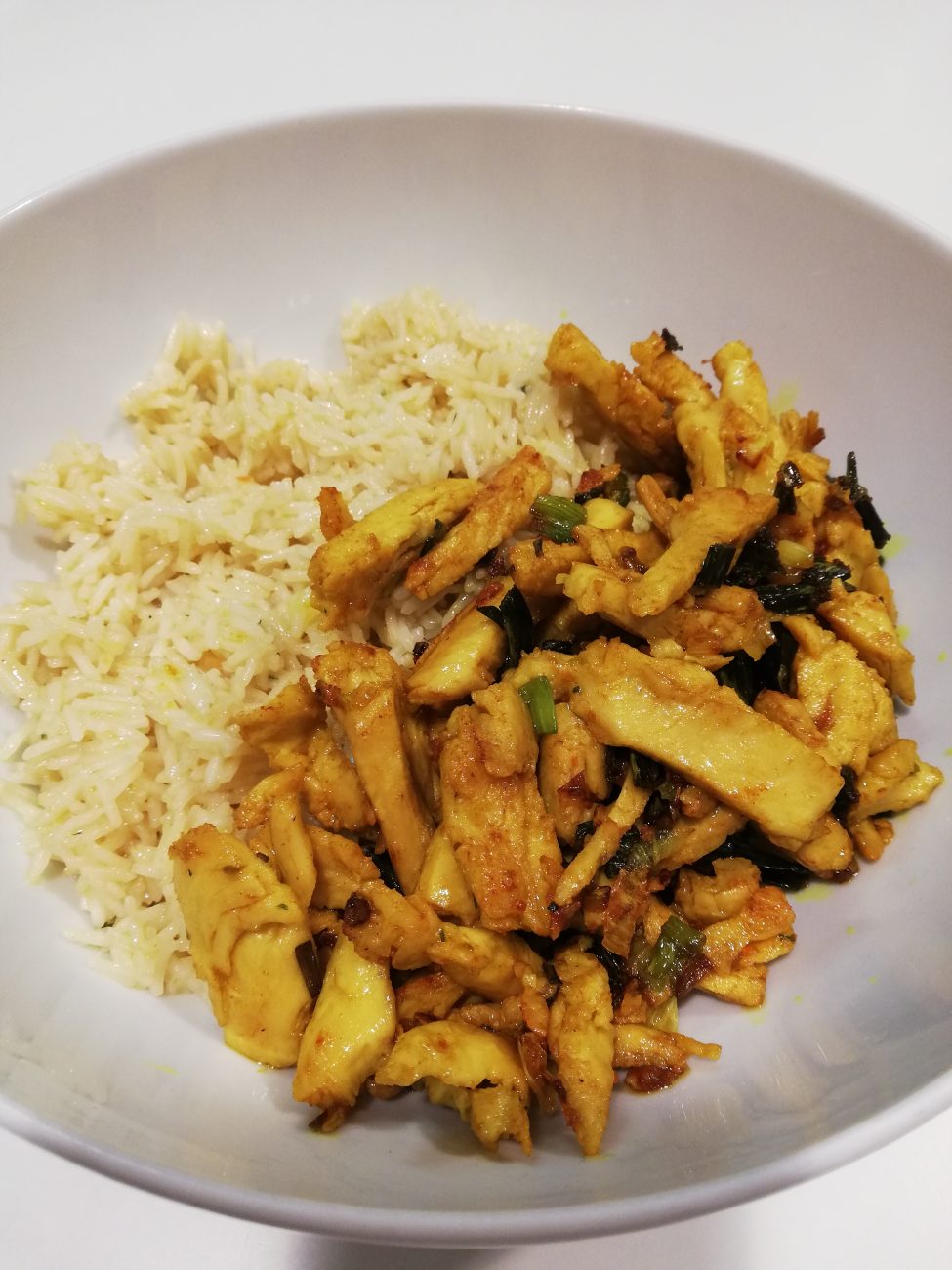 Straccetti al curry con riso basmati